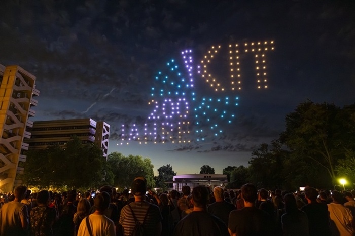 Dîner au KIT - Drohnenshow 200 Jahre KIT